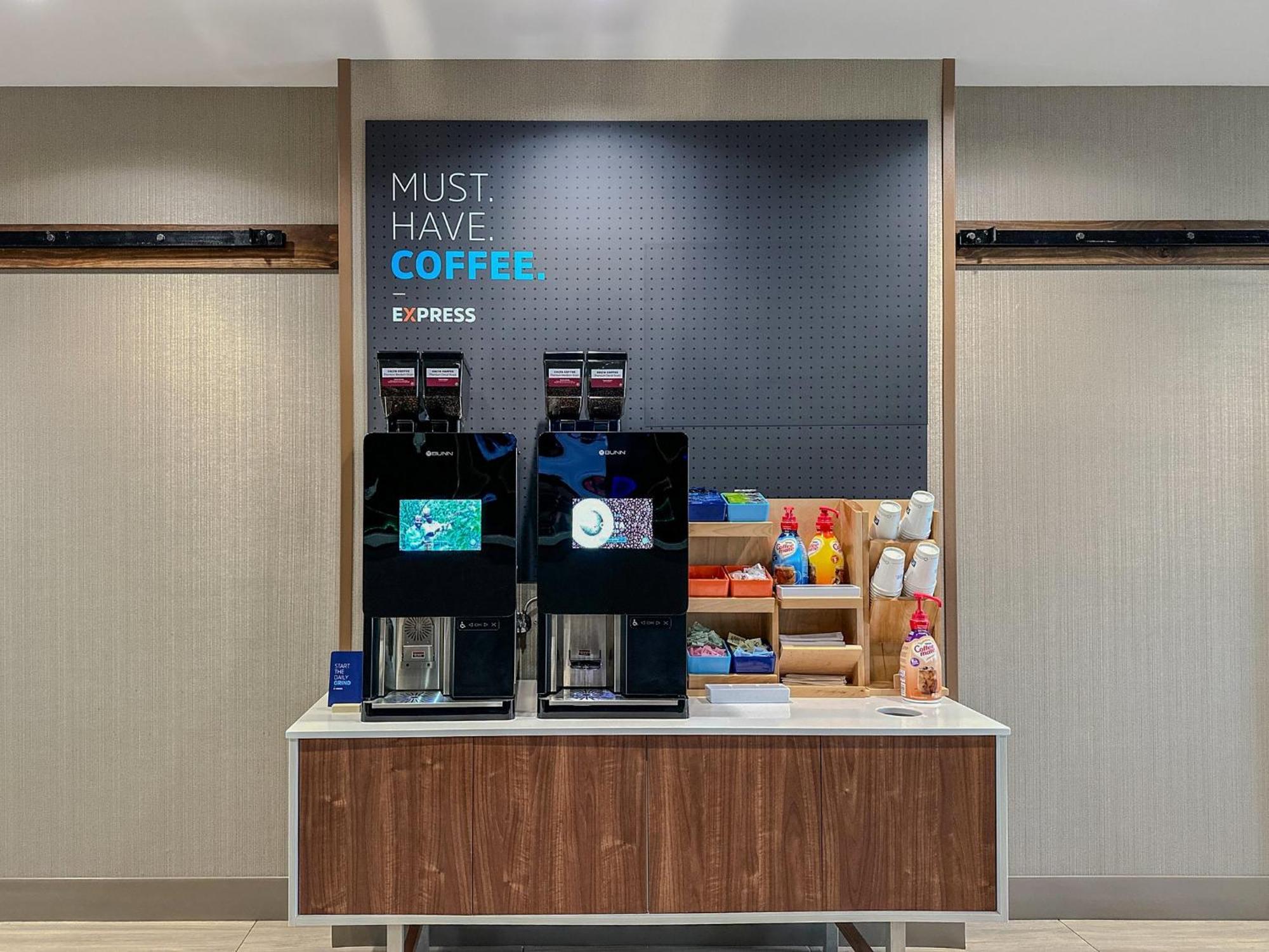 Holiday Inn Express Hotel & Suites East End By Ihg Riverhead Exteriör bild